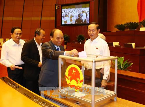 Quốc hội bỏ phiếu phê chuẩn Bộ trưởng Bộ Giao thông vận tải và Tổng Thanh tra Chính phủ.