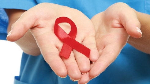 Người nhiễm HIV/AIDS sẽ được cấp BHYT. Ảnh: minh họa
