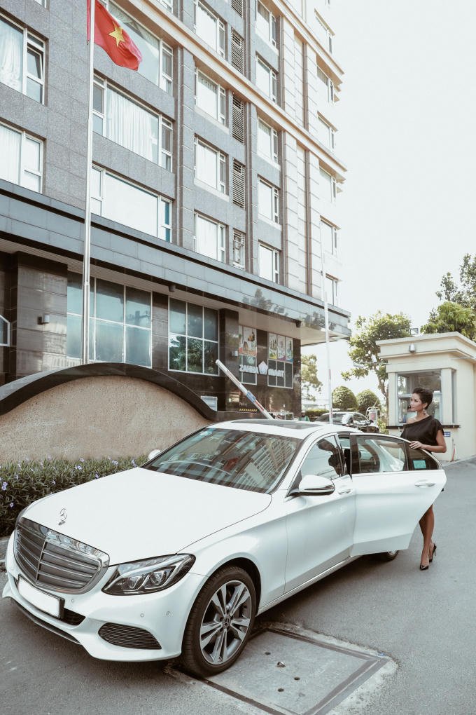 H&rsquo;hen Ni&ecirc; bật m&iacute; l&yacute; do sợ tăng c&acirc;n khi đến Th&aacute;i Lan tham gia Miss Universe