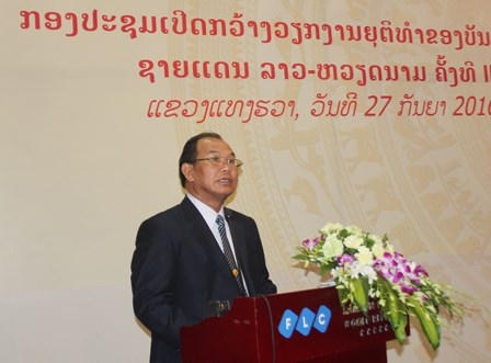 Bộ Tư pháp Lào ông Xay-xỉ-Xẳn-ti-vông phát biểu tại Hội nghị.