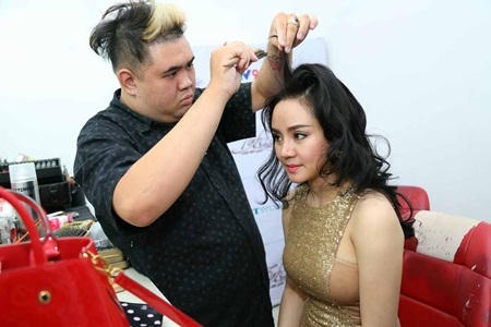 Gái một con Vy Oanh đẹp mặn mà đi ghi hình Tình Khúc Vượt Thời Gian.