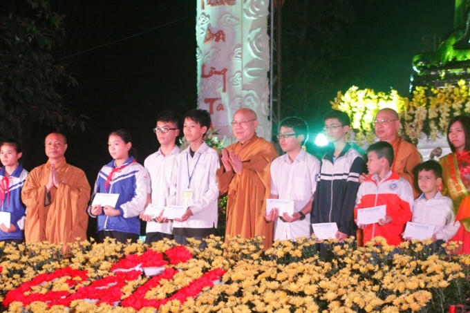 Cung thỉnh Phật Ngọc lần cuối trước khi về Australia an vị vĩnh viễn