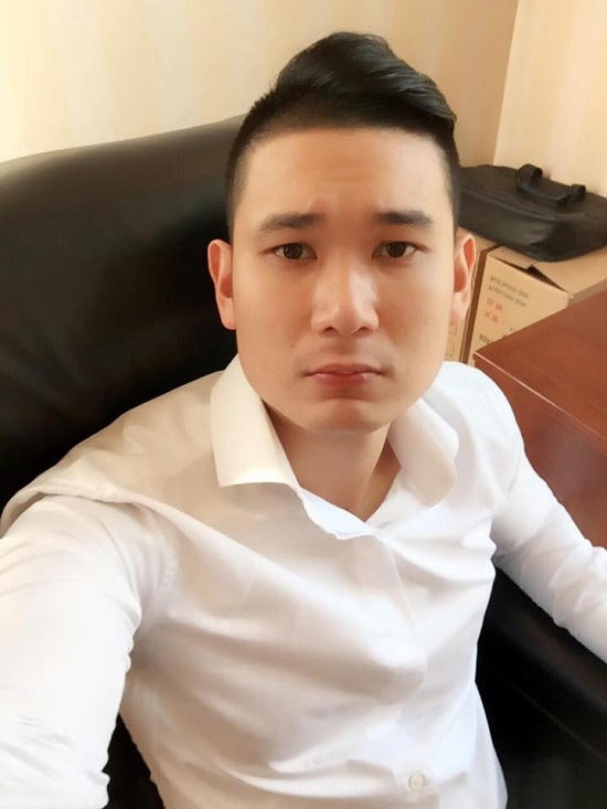 Anh đăng tải hình ảnh được chụp tại văn phòng làm việc.