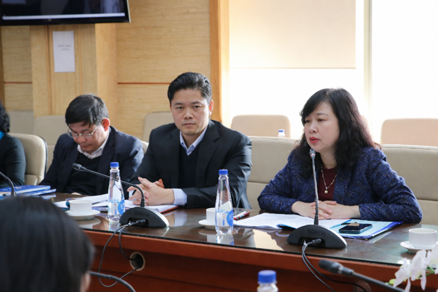 Đồng chí Đào Hồng Lan chỉ đạo buổi làm việc.