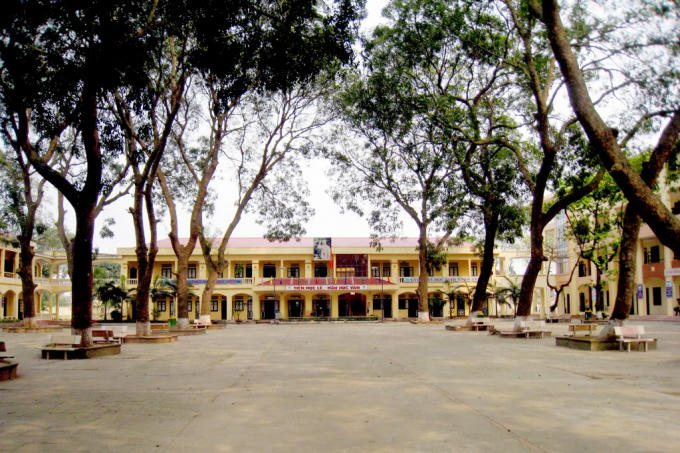 Trường THPT Dương Xá.