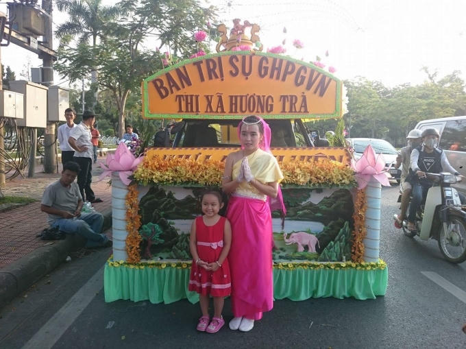 Các Phật tử vui mừng chào đón một mùa Phật đản mới lại về