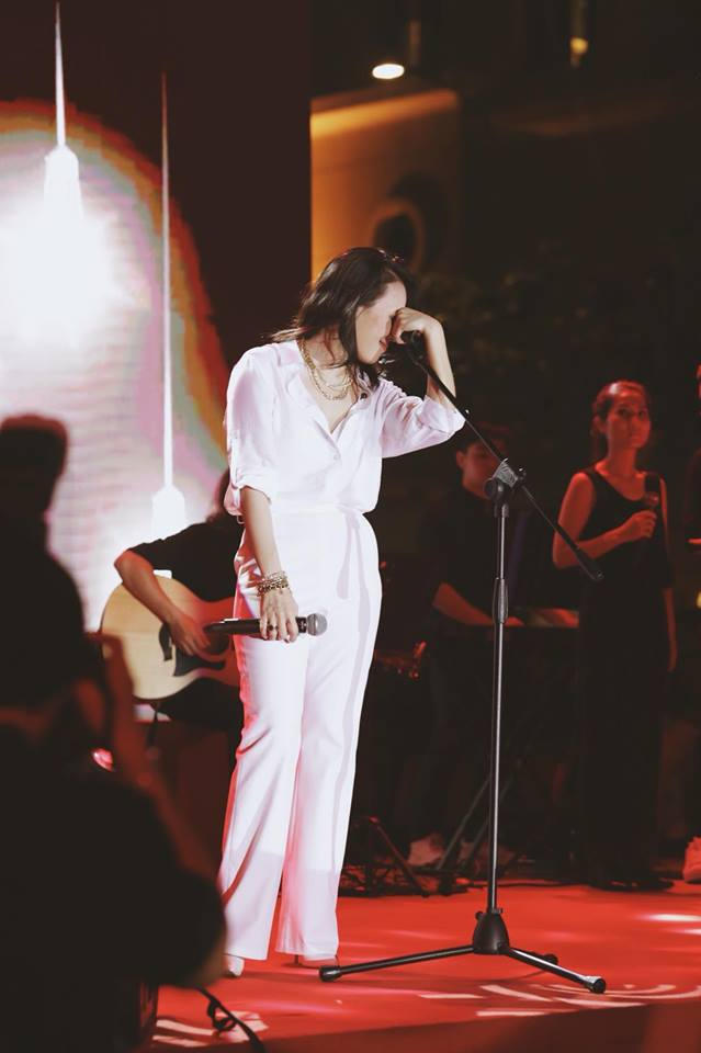 Mỹ Tâm cũng cho biết cô có 20 ca khúc hay, nhưng chỉ chọn ra 12 bài cho vào vol.9. "Những bài còn lại cũng hay lắm, nhưng vì không cùng "màu" nên Tâm không đưa vào, sẽ từ từ giới thiệu đến mọi người trong các dự án sau". Ảnh: Fanpage My Tam.