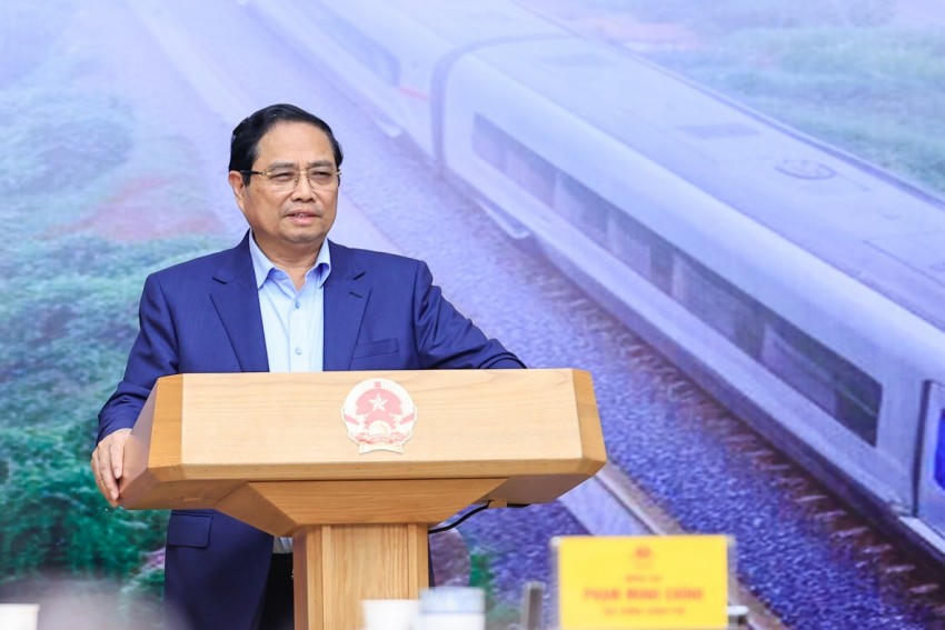 Thủ tướng Phạm Minh Chính cho biết, phát triển đường sắt sẽ tạo đà, tạo lực, tạo thế cho thúc đẩy phát triển kinh tế. Ảnh: VGP