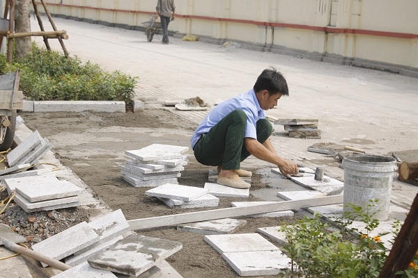 Được biết, đường Lê Trọng Tấn trước kia có chiều rộng 11, lòng đường lưu thông chỉ có 7,5m nên thường xuyên xảy ra tình trạng ùn tắc giao thông.