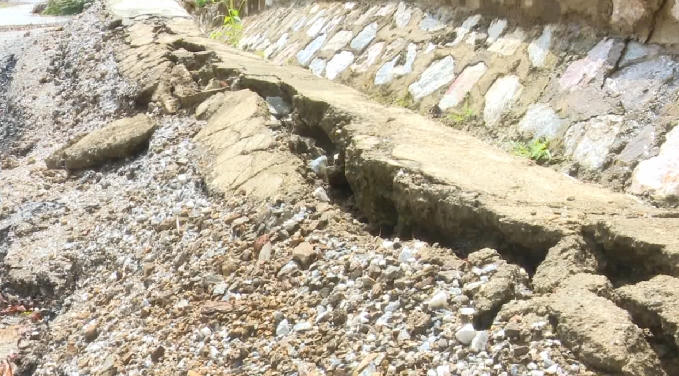 Nhiều người hoài nghi về chất lượng của công trình hàng trăm tỷ này.