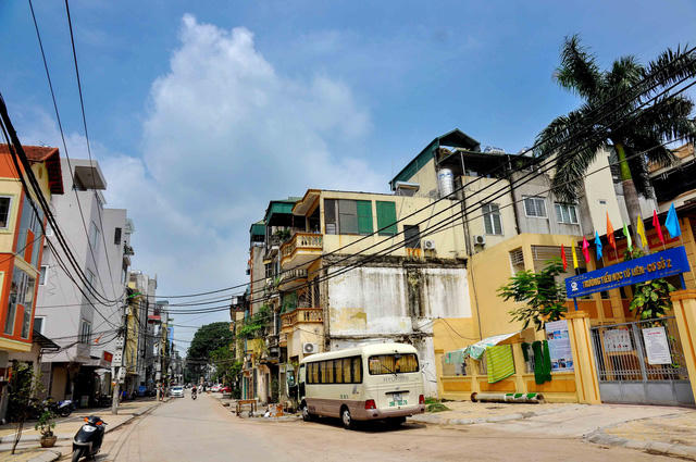 Việc đầu tư xây dựng mở rộng ngõ được cho là phục vụ nhu cầu đi lại của người dân phường Tứ Liên ra đường Âu Cơ. Những năm gần đây ngõ 124 đã quá giới hạn khai thác, hạ tầng kém không phù hợp với phát triển đô thị và dân số.