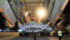 Trong số viện trợ nhân đạo có nhiều lều ở, các sản phẩm thực phẩm như đường, sữa, thịt và cá hộp