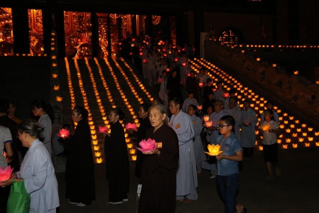 Ninh Bình: Đêm hội hoa đăng cầu Quốc thái Dân an tại chùa Bái Đính