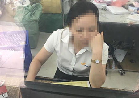 Chân dung nữ nhân viên bưu điện tên L. bị tố là đã có thái độ hạnh họe, thờ ơ với khách hàng.