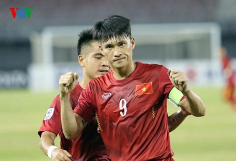 Đây là bàn thắng thứ 2 của CV9 tại AFF Cup 2016 và là pha lập công thứ 51 trong màu áo ĐTQG của tiền đạo xứ Nghệ.