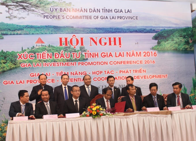 Thủ tướng chứng kiến lễ ký kết các văn bản ghi nhớ về đầu tư.