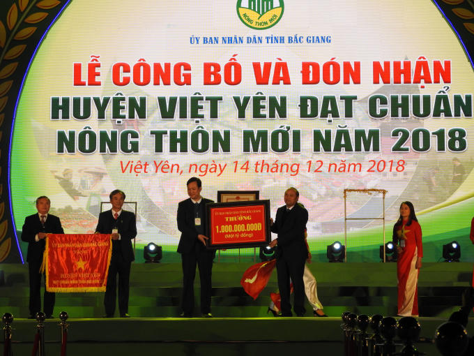 Sau 8 năm phát động, huyện Việt Yên Vinh dự đón nhận Quyết định công nhận huyện NTM đầu tiên của tỉnh Bắc Giang