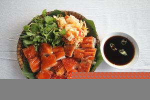 Ẩm thực SaPa: Thịt lợn cắp nách quay