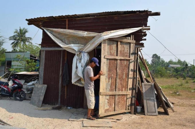 Những ngôi nhà của người dân đã bị đập bỏ để xây dựng khu tái định cư.