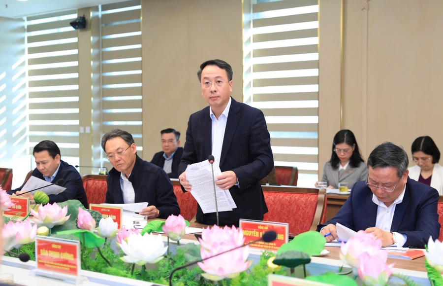 Trưởng ban Nội chính Thành ủy Trần Đình Cảnh (Phó Trưởng Ban Thường trực Ban Chỉ đạo) trình bày báo cáo.