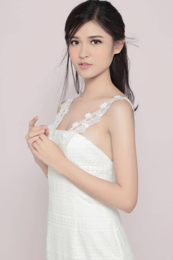 Thuỳ Dung chia sẻ thêm, danh hiệu Á hậu Việt Nam với cô tựa như một đôi giày thủy tinh. Đôi giày này là món quà xứng đáng cho những nỗ lực không ngừng nghỉ, kiên trì của cô trong hành trình tham gia cuộc thi.