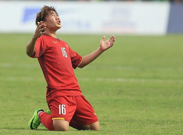 Tiền vệ Minh Vương bị HLV Park Hang Seo gạch tên ra khỏi danh sách tham dự AFF Cup 2018.