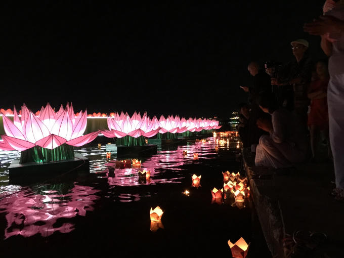 Festival Huế 2018: Nghiêm trang chương trình “Tỏa sáng niềm tin” - Cầu quốc thái dân an