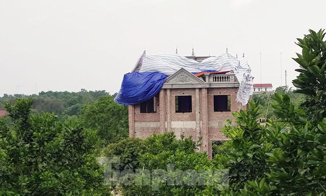 Lại tái diễn tình trạng ‘xẻ núi bạt đồi’ xây biệt thự ở Ba Vì - ảnh 4