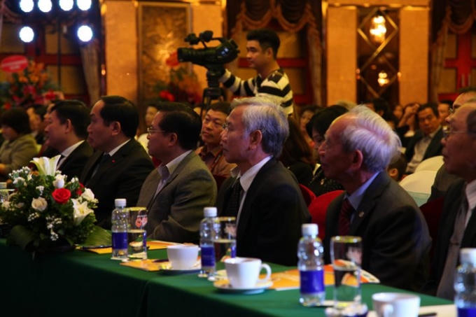 Lãnh đạo các cơ quan, ban ngành tham dự và chúc mừng Lễ ra mắt Tạp chí điện tử Thương hiệu và Pháp luật .
