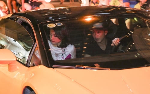 Thuở còn mặn nồng, cô và Quốc Cường luôn kề vai sát cánh trong mọi sự kiện khiến ai nhìn cũng phải ghen tị.