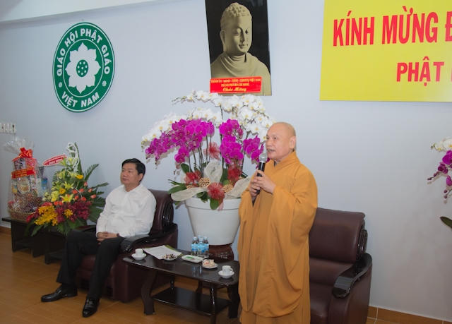 Hòa thượng Thích Thiện Nhơn phát biểu cám ơn.