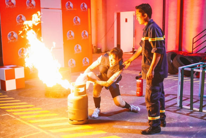 Kỳ Duyên bất ngờ khi Hương Giang chính là người yêu cũ và giúp Hứa Vĩ Văn nổi tiếng