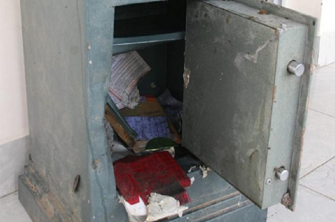 Nhóm đối tượng đã đột nhập phá két sắt trộm hàng trăm triệu đồng  (ảnh minh họa).