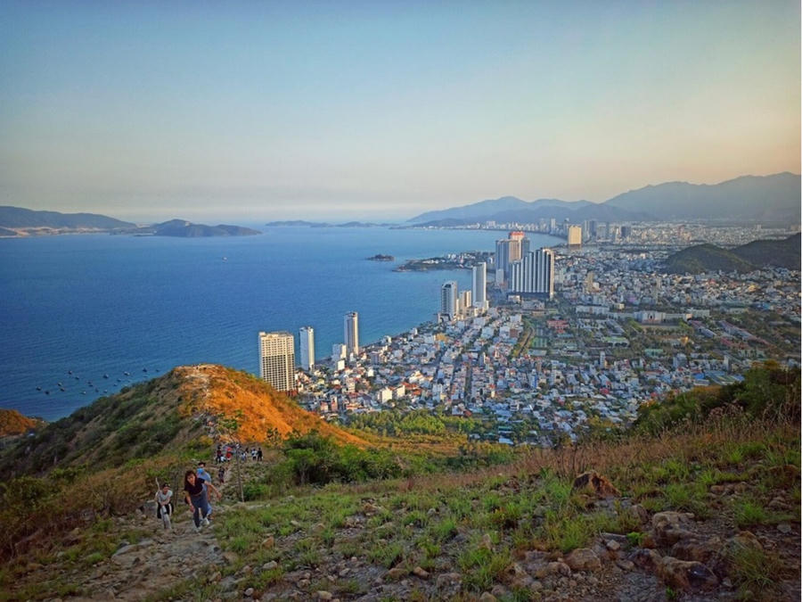 Núi Cô Tiên cách trung tâm phường Bắc Nha Trang (Khánh Hoà) khoảng 10km. Ảnh: IT