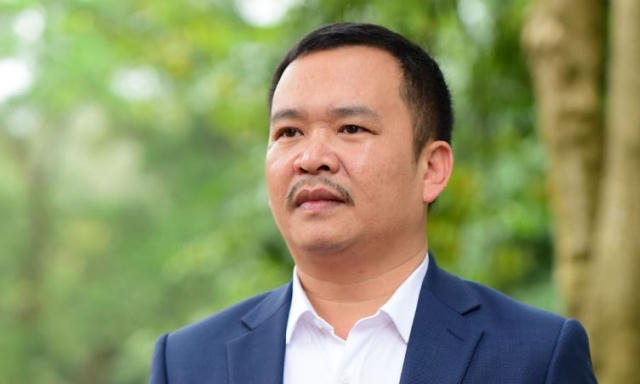 Nam doanh nhân mê đắm hoa hồng và những ngôi nhà sàn