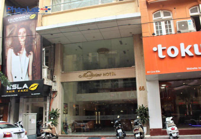 Khách sạn Moon view số 65 Cửa Bắc, phường Trúc Bạch, quận Ba Đình (Công ty TNHH Tuấn Đạt) chỉ có 1 cầu thang bộ hở, không trang bị hệ thống báo cháy tự động