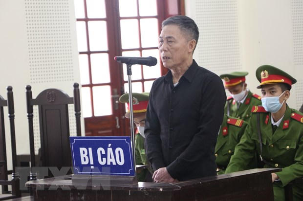 Bị cáo Trần Đức Thạch nói lời sau cùng tại phiên xét xử sáng 15/12. (Ảnh: Bích Huệ/TTXVN)