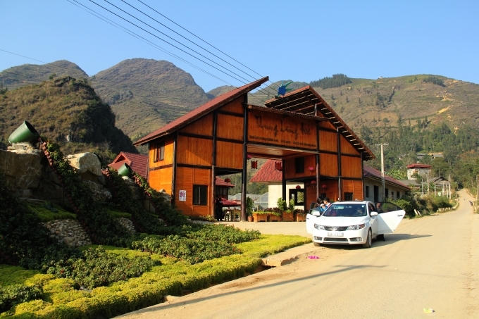 Vào những ngày đầu tháng 10 tại thung lũng hoa Bắc Hà (Lào Cai) tấp nập các bạn trẻ đến khám phá vườn hoa màu tím tuyệt đẹp.