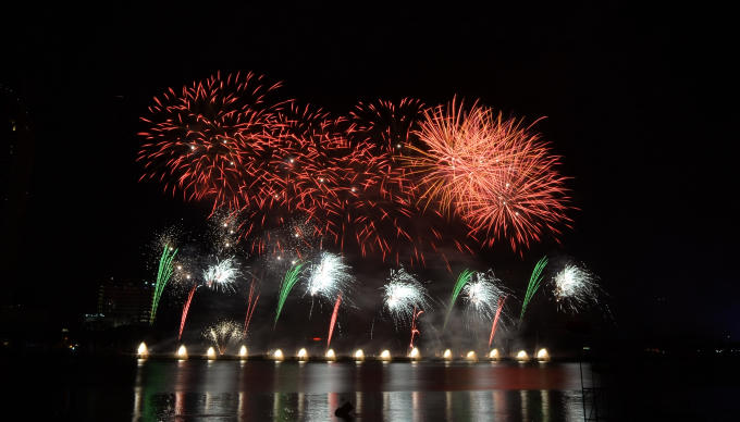 Đêm khai màn, khán giả mãn nhãn với màn thể hiện của đội chủ nhà Đà Nẵng - Việt Nam. Ảnh: BTC.