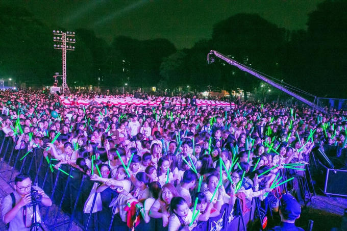 Noo Phước Thịnh khiến 20 nghìn khán giả Hà Nội