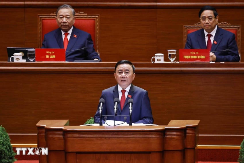 Đồng chí Trần Cẩm Tú, Ủy viên Bộ Chính trị, Thường trực Ban Bí thư thay mặt Đoàn Chủ tịch tuyên bố lý do, giới thiệu đại biểu và khách mời của Đại hội. (Ảnh: TTXVN)