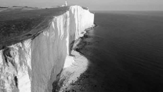 Mỏm đá Beachy Head – nơi có khoảng 20 người Anh tự tử mỗi ngày.