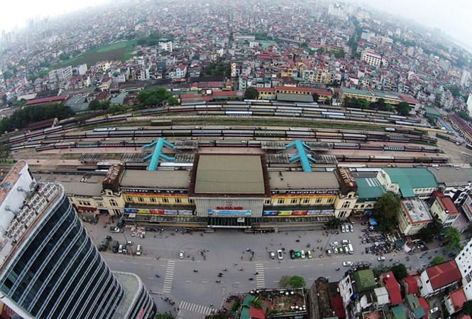 Nhiều ý kiến lo ngại về việc Đồ án đề xuất xây hàng loạt cao ốc 40-70 tầng ở khu vực ga Hà Nội và phụ cận (ảnh Mạnh Thắng)
