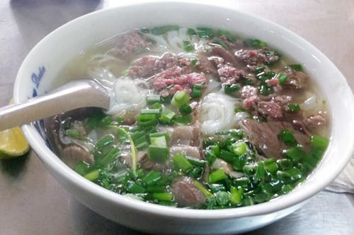 Thói quen ăn phở tái dễ mắc các bệnh sán.