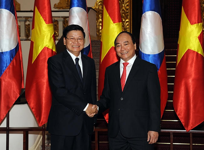 Thủ tướng Chính phủ Nguyễn Tấn Dũng đón tiếp long trọng Thủ tướng Chính phủ nước CHDCND Lào Thongloun Sisoulith.