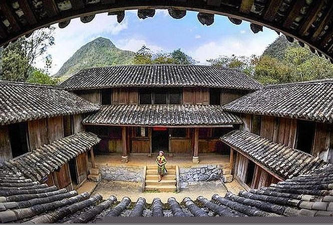 Cháu nội vua Mèo tuyên bố tạm