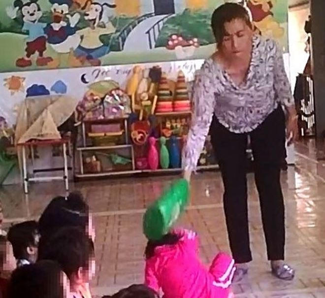 Nếu không có lòng yêu thương, hãy xa trẻ