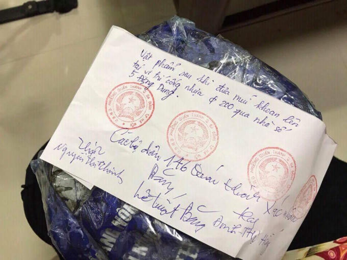 Vật phẩm được tìm thấy dưới nền nhà số 5 Đặng Dung