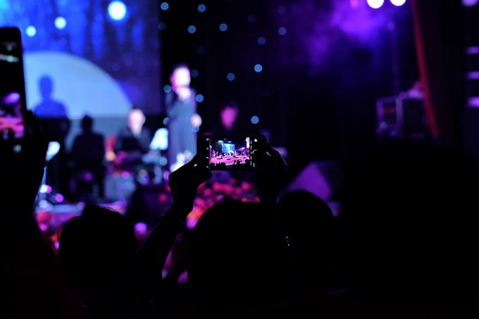 Kh&aacute;nh Ly hết m&igrave;nh trong