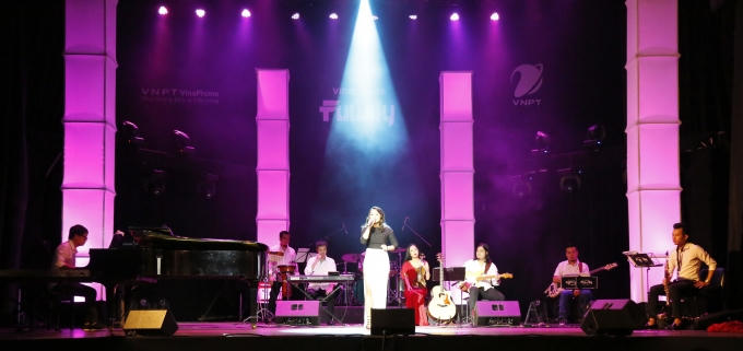 Live Concert là tình cảm mà Vinaphonne muốn gửi tới các khách hàng với mong muốn tạo dựng và bồi đắp những mối liên hệ tình cảm thân thiết.